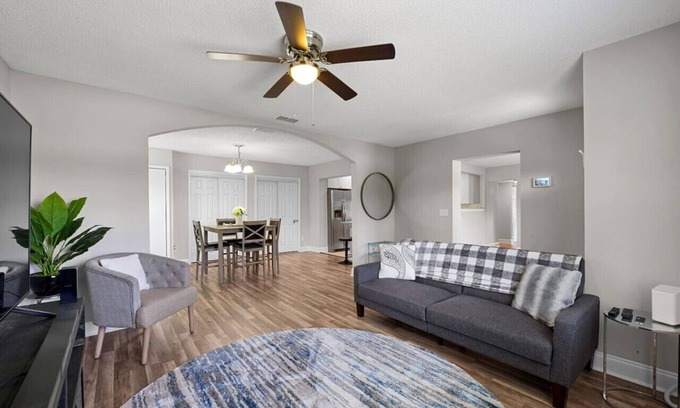 South Riverside House | Single Story 4 Bedroom Home Near Downtown Jax