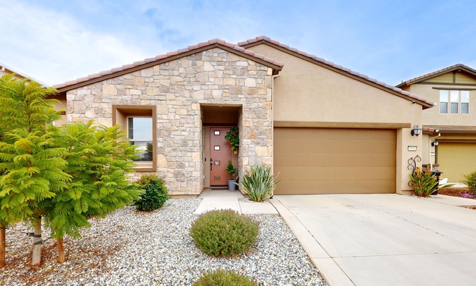 Elk Grove House | Single-story home with private patio, grill, AC, W/D, & central location