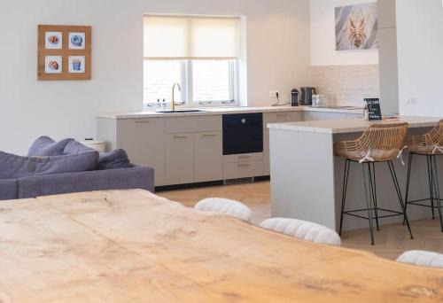 Egmond-Binnen Apartment | Sint Adelbertus