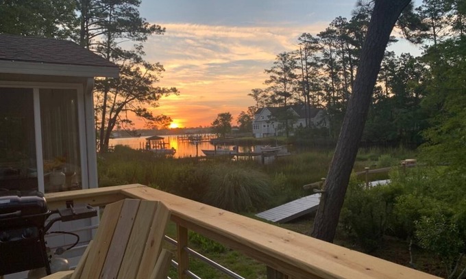 Oriental House | Sirena's Isle Retreat - Waterfront with private dock