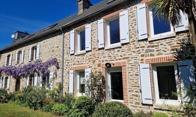 Tregomeur House | Sisters House