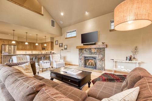 Sisters House | Sisters Tree View