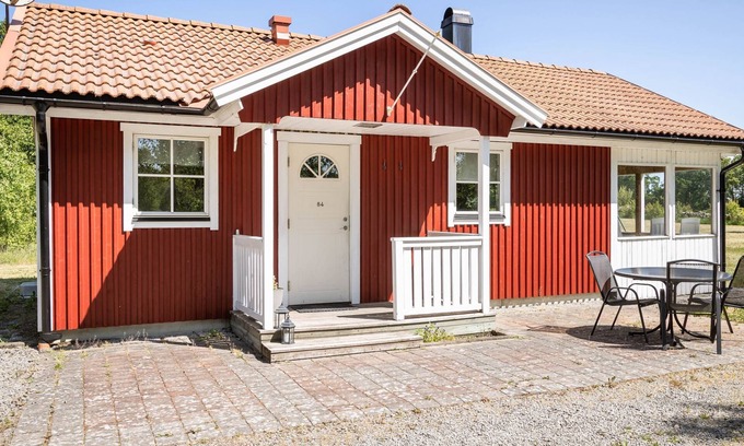 Kalvsvik House | Skärvudde Huset by Interhome