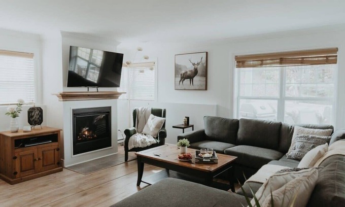 Saint-Faustin-Lac-Carre Apartment | Ski, Bike In/Out in the heart of the Laurentians