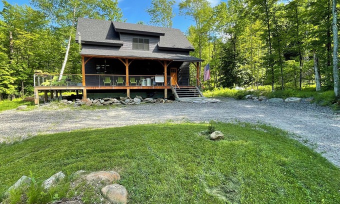 Waitsfield House | Ski house less than one mile from Sugarbush!