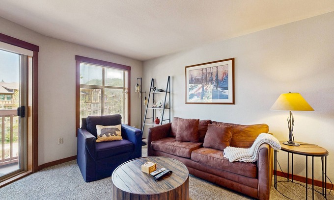 Salt Lake Mountain Resorts Condo | Ski-in/out condo w/mountain views, shared hot tub & pool & Club Solitude access