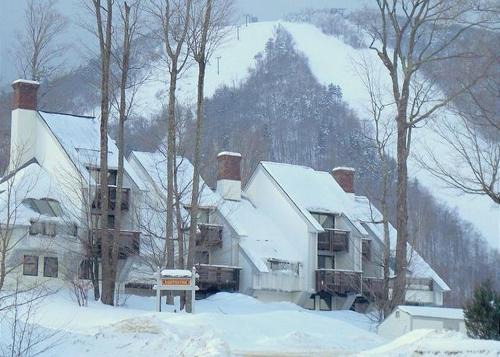 Central Vermont- Killington House | Ski In/Out Trailside Townhome