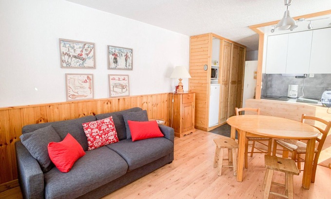 Val Claret Apartment | "Ski-In/Ski-Out Apartment · Renovated · Balcony · WiFi · Pet Friendly"