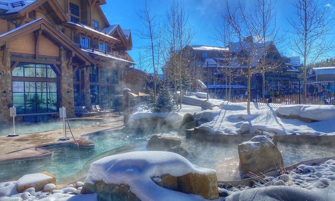 Breckenridge Hotel | Ski In/Ski Out at the Grand Lodge on Peak 7