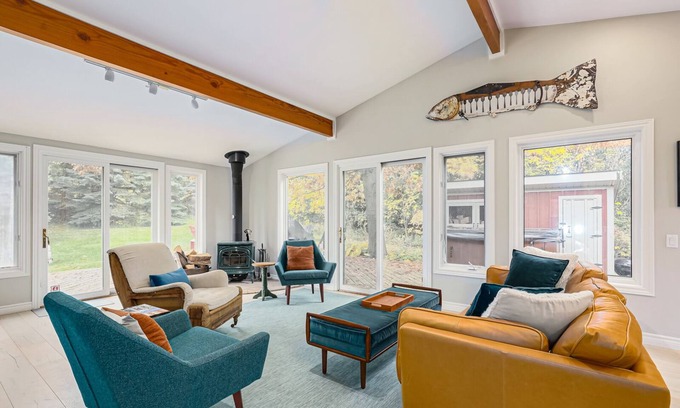The Blue Mountains Ski Chalet | Ski-in ski-out chalet at Osler Bluff Ski Club