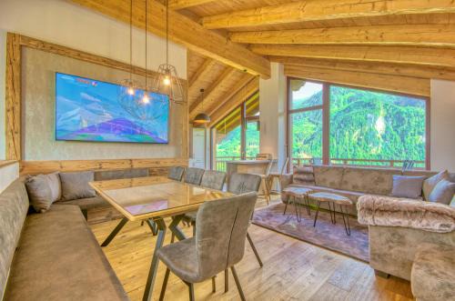 Kaprun House | Ski-in Ski-out Chalet Maiskogel 17A - by Alpen Apartments