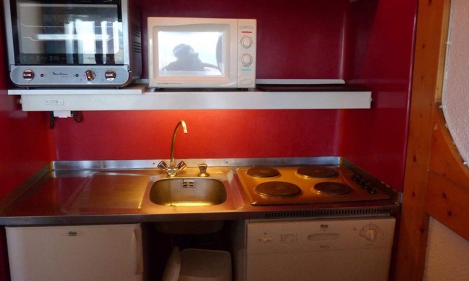 Arc-1800 Apartment | Ski-in/ski-out & foot of the slopes, 4th floor, view village, tv, ski locker, 33m², Les Arcs