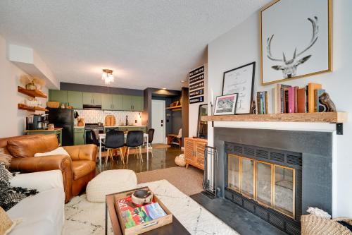 Londonderry Apartment | Ski-InandSki-Out Magic Mountain Condo with Deck!