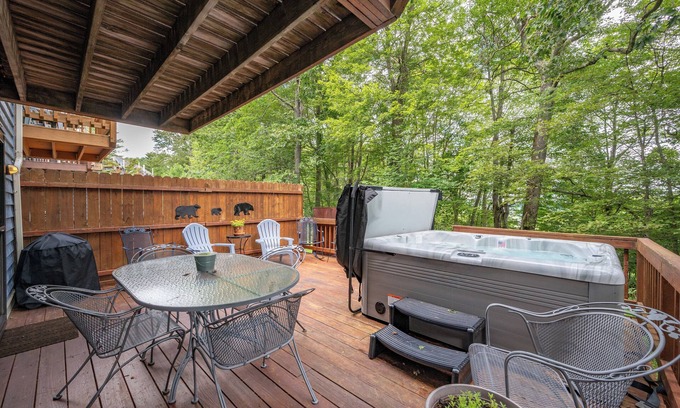 McHenry House | Ski-Side Retreat w/Hot Tub & Lake Access