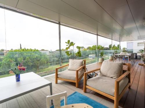 Bahar ic-Caghaq Ski Chalet | Sky Mirror