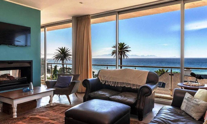 St. James House | Skye Home - Views!