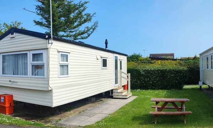 Aldwick House | Skylark - 4 berth caravan at Copthorne Caravans