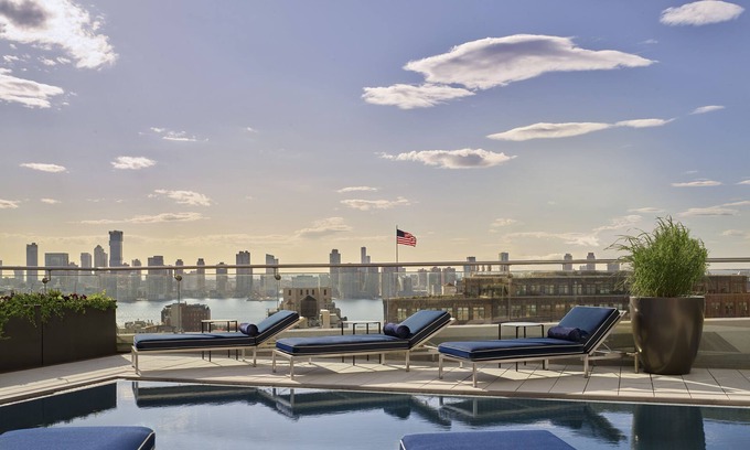 SoHo Hotel | Skyline King Studio Room at ModernHaus SoHo, Rooftop Pool, Pets Are Welcome!