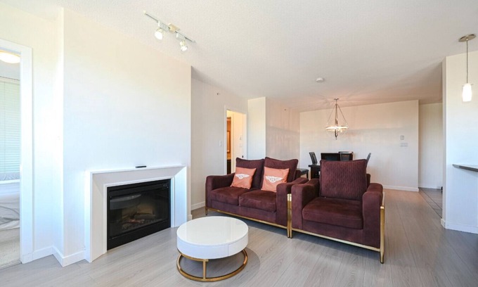 Coquitlam Apartment | Skyline Peak: Entire Private Guest Suite