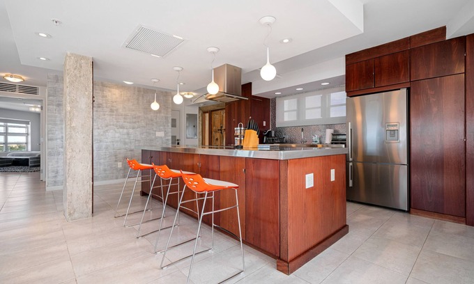 City Center Apartment | SkyLoft Penthouse in South Beach - 3000 sq. ft. of Rooftop Patio - Very Private