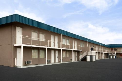 Swift Current Hotel | SkyView Swift Current