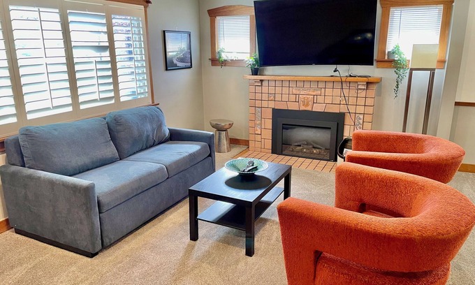 Sugar House House | SLC Centrally Located, Close to Skiing & Canyons