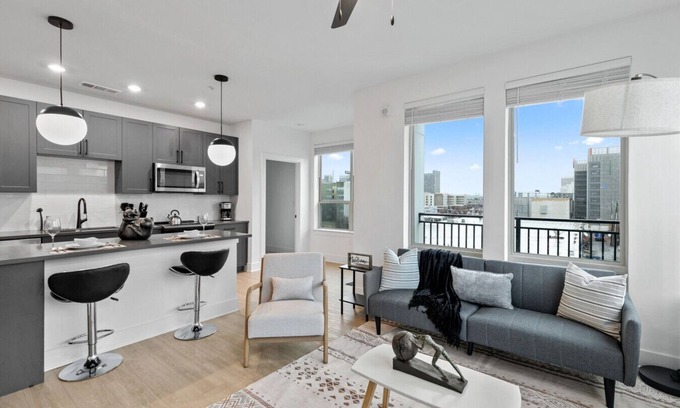 Birmingham Apartment | Sleek 2-Bedroom Retreat w/Exclusive Parking