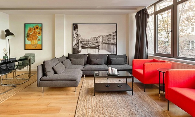 Macka Apartment | Sleek and Central Flat with Backyard in Besiktas