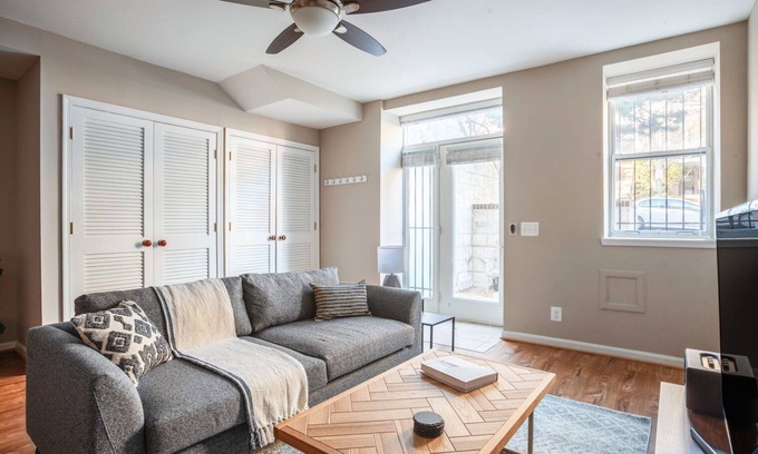 Adams Morgan Apartment | Sleek Dupont Circle 1BR nr. U Street, Metro & Glen’s Mkt, by Blueground