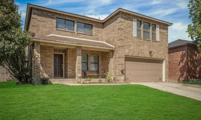 Wetmore House | Sleek-La Cantera/Medical/UTSA/game room-Sleeps 14