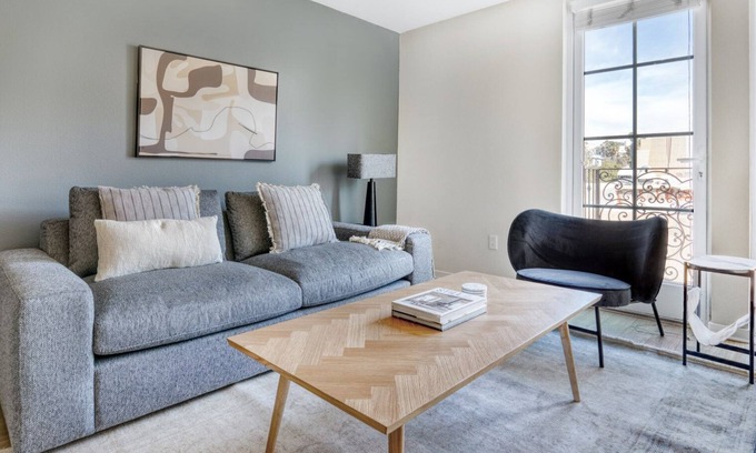 Little Italy Apartment | Sleek Little Italy 1BR w/Gym, BBQ & Pool, nr light rail, by Blueground