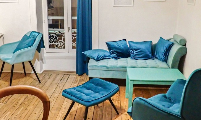 Prefecture Apartment | Sleep at a shrink's! Top originality! Charming furnished apartment in the heart of town