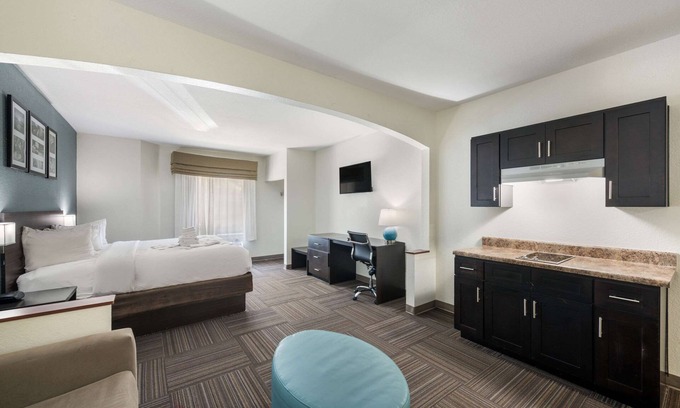 Chesapeake Hotel | Sleep Inn & Suites Chesapeake - Portsmouth