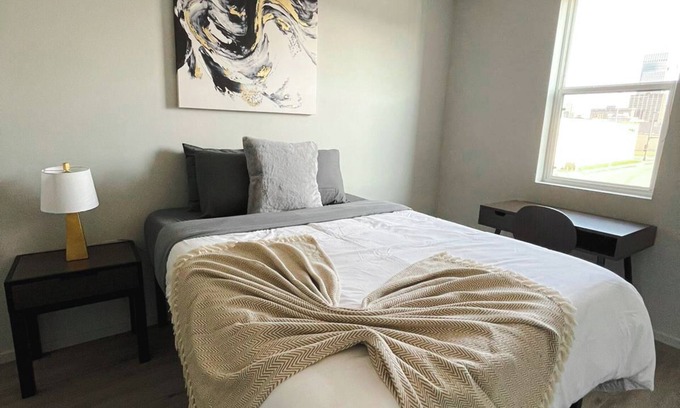 Downtown Omaha Apartment | Sleepover: Beautiful 1BD/1BA + Gym - Downtown Omaha