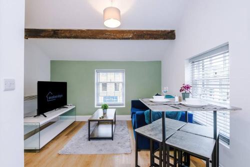 Otley Apartment | Sleeps 4, Duplex Apartment, Long Term Disc
