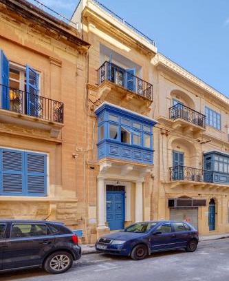 Sliema House | Sliema Townhouse with Rooftop Terrace