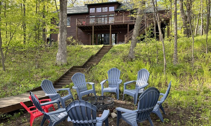 Stone Lake Cabin | Slim Lake Escape- Swim/Fish with Year Round Views!