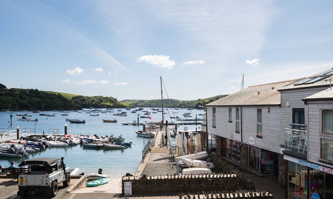 Salcombe Apartment | Slipways - an apartment that sleeps 4 guests in 2 bedrooms
