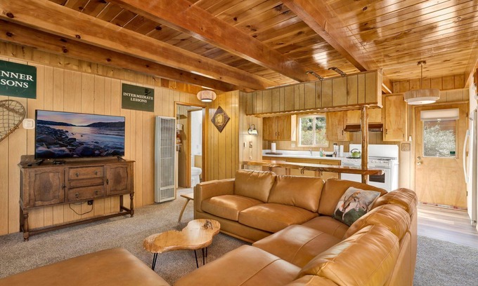 Summit Estates Cabin | Slope Side Getaway at Big Bear - Central Duplex Retreat Chalet