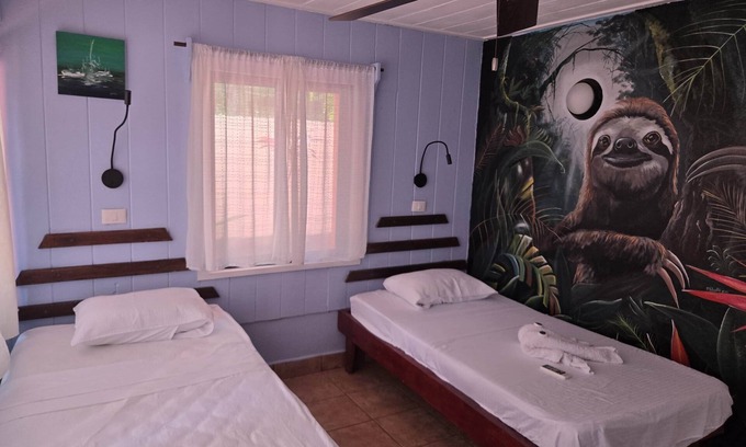 Barranca House | Sloth Room at Jane's Beach Resort