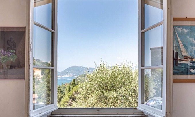 Pugliola Apartment | Small apartment overlooking the Sea, in the peace of the village of Pugliola.