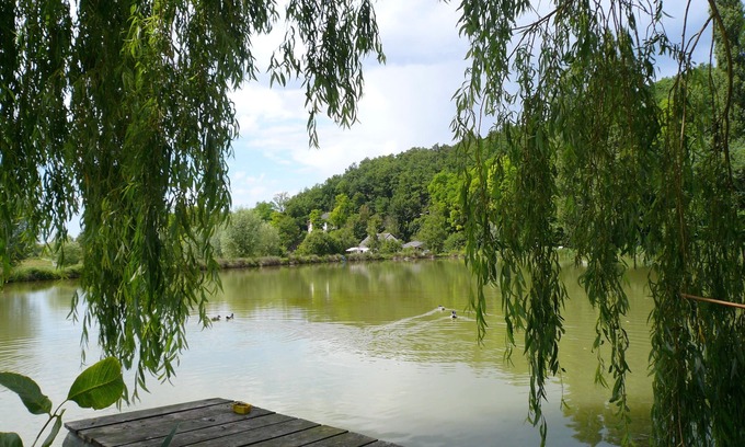 Saint-Epain Cottage | Small corner for sinners and hikers, calm relaxation in the country.