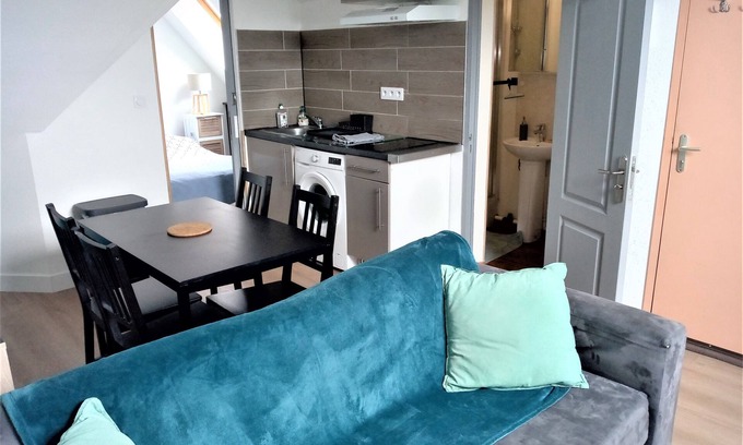 Fleury-sur-Orne Apartment | Small F2 15 minutes walk from the Prairie