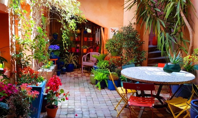 Quartier Administrations Apartment | Small Patio in Downtown