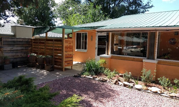 Swiss Manor Apartment | Small studio in the quite neighbourhood.