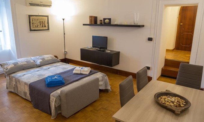 San Ferdinando House | Small Suite Chiatamone