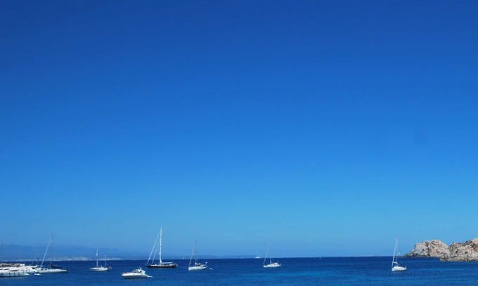 Santa Reparata Villa | Small villa overlooking the bay