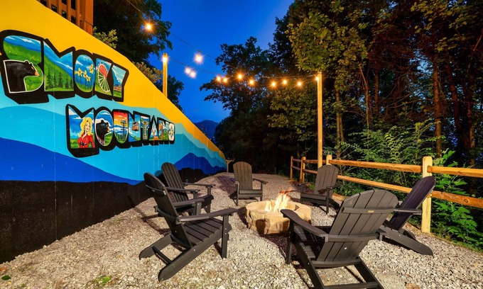 Wears Valley Cabin | Smoky Mtn Retreat! Large Pool, Game Rm, Hot Tub!