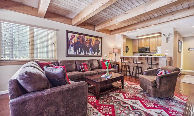 Peak 9 Condo | Snodallion 25-Fantastic Location-Walk to Town & Slopes!