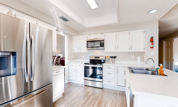 Ahwatukee Foothills House | Snowbird-friendly home with central AC, WiFi, private pool - dogs welcome